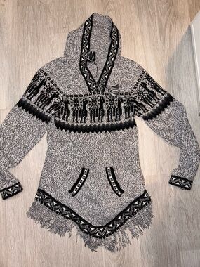 Artisania EDM Size L Peruvian handmade alpaca sweater hoodie
